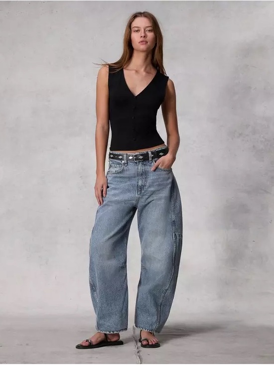 rag & bone Denim - Rag & Bone Charlie Ankle Barrel-Leg Jeans in Harmony